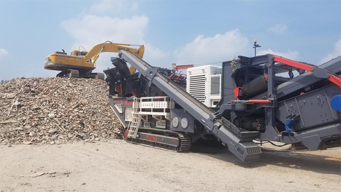 建筑垃圾破碎機(jī)作業(yè)現(xiàn)場(chǎng) 建筑垃圾破碎機(jī)作業(yè)現(xiàn)場(chǎng)